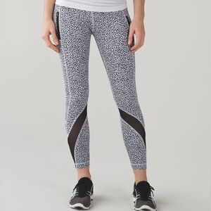 LULULEMON Run Inspire ll Tight 7/8 Miss Mosaic White Black Print Legging Mesh